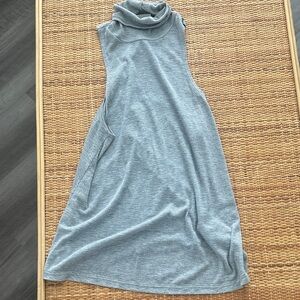 Sleeveless Turtleneck Tank Top - Light Blue